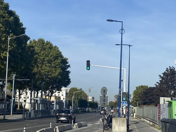 a 5 minutes du metro esplanade de la defense