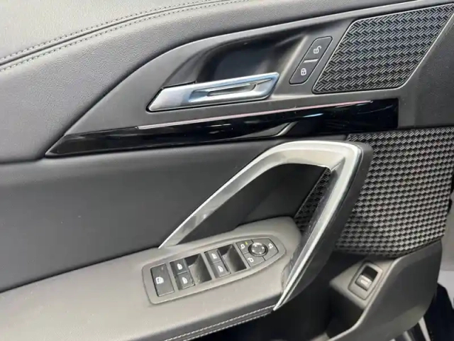 Bmw X1 i xdrive30 — photo 26