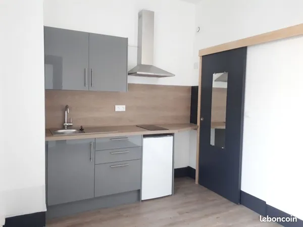 Studio 1 pièce 12 m²