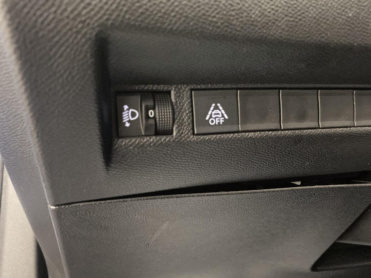 Peugeot 2008 puretech 100 s&s bvm6 allure — photo 19