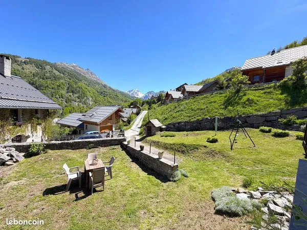 Maison 10 pièces 211 m²