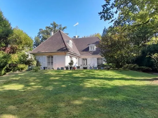 Villa 7 pièces 212 m²