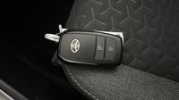 Toyota Yaris Cross 116h Design AWD-i MY22 — photo 16