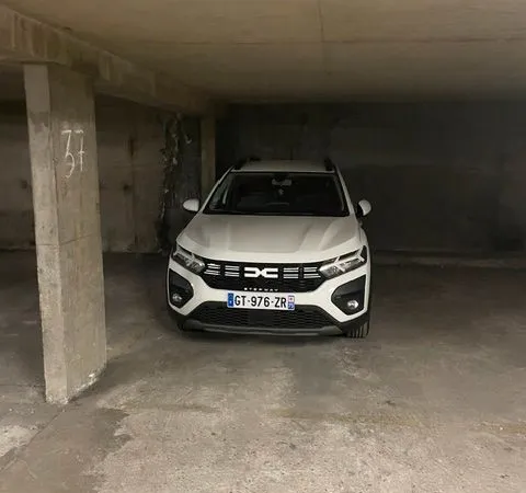Parking à Louer , Sèvres-Lecourbe 75015