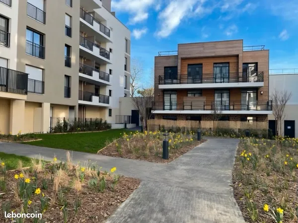 Propriétaire vends un ensemble de 4 GRANDS BOX + 11 PARKINGS , Résidence récente de Standing, 5mn à 