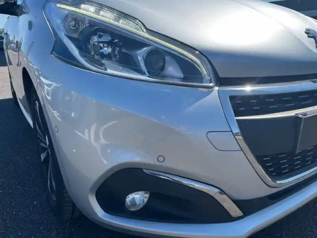 Peugeot 208 puretech 110ch s&amp;s bvm6 — photo 16