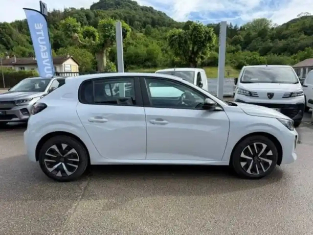 Peugeot 208 turbo 100 ch bvm6 — photo 4