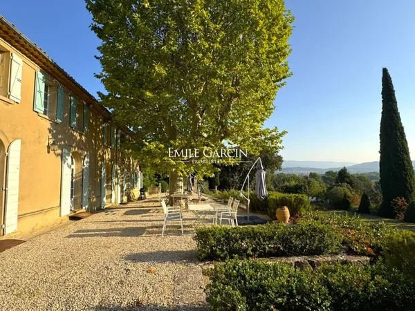 A vendre - Mas authentique - entre Provence et Luberon