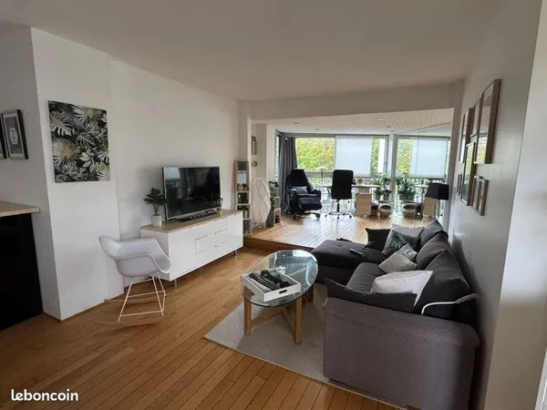 Appartement 3 pièces - 75 m2 - 2ème étage - Parly 2