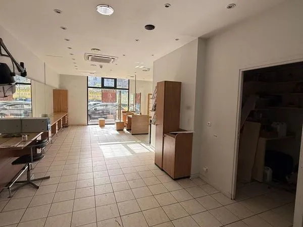 Boutique 80 m² ST MAURICE