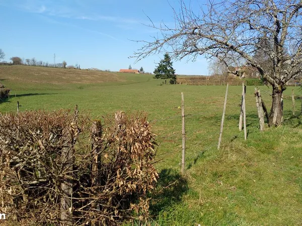 Terrain constructible de 1697 m² _ 71130 GUEUGNON