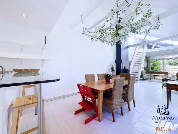 Maison 7 pièces 284 m²