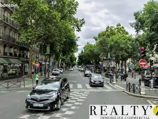 Local commercial 239 m²