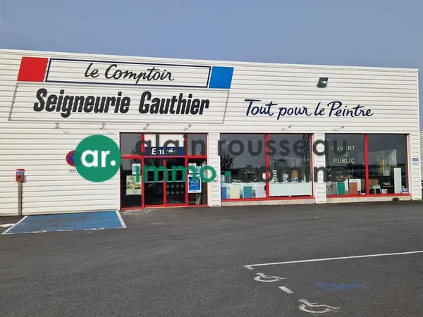 Local commercial 710 m² Cholet