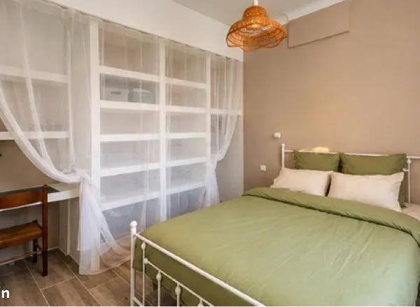 T2 meublé rénové 34 m² - Centre de Carpentras - Face à l'Inguimbertine