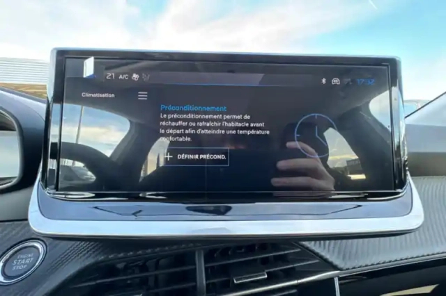 Peugeot 208 electrique 50 kwh 136ch — photo 18