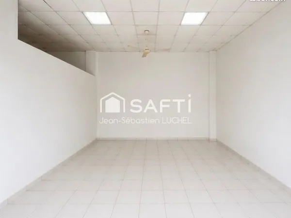 Local 80 m² DUCOS