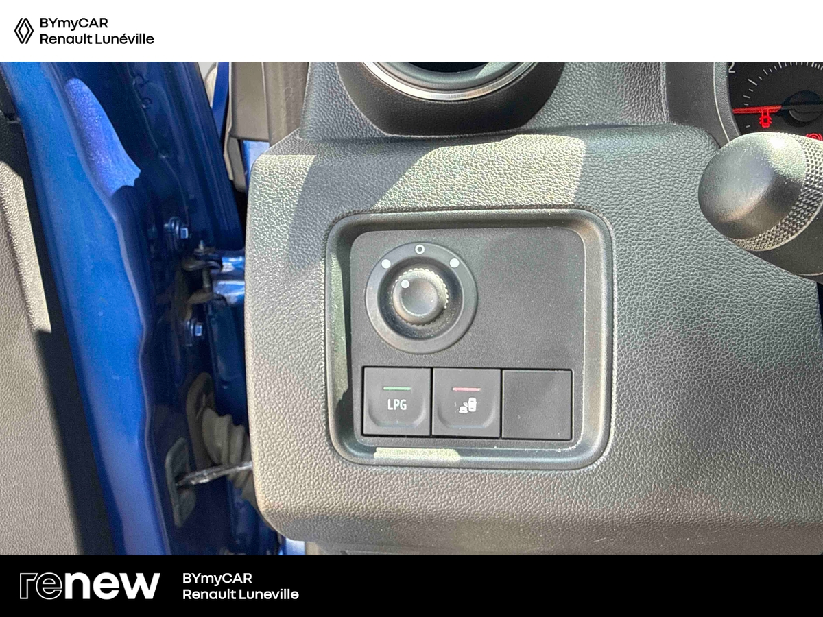 Dacia Duster ECO-G 100 4x2 — photo 19