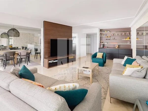 Exclusivité Aei - Superbe appartement 5 pièces front de mer