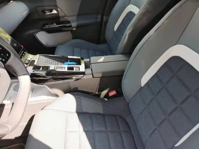 Citroën C5 Aircross hybride 145 ch e-dcs6 — photo 11