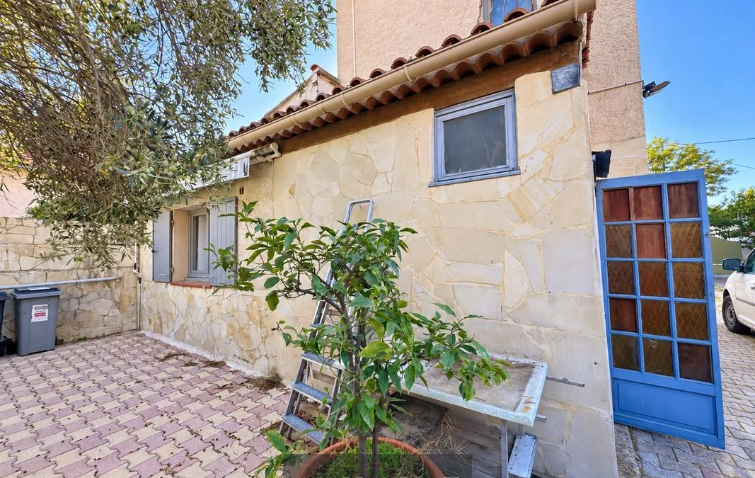 Photo 3