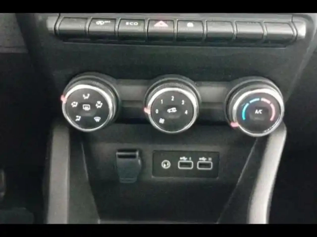 Renault Clio 1.5 blue dci 100ch evolution - 24 — photo 5
