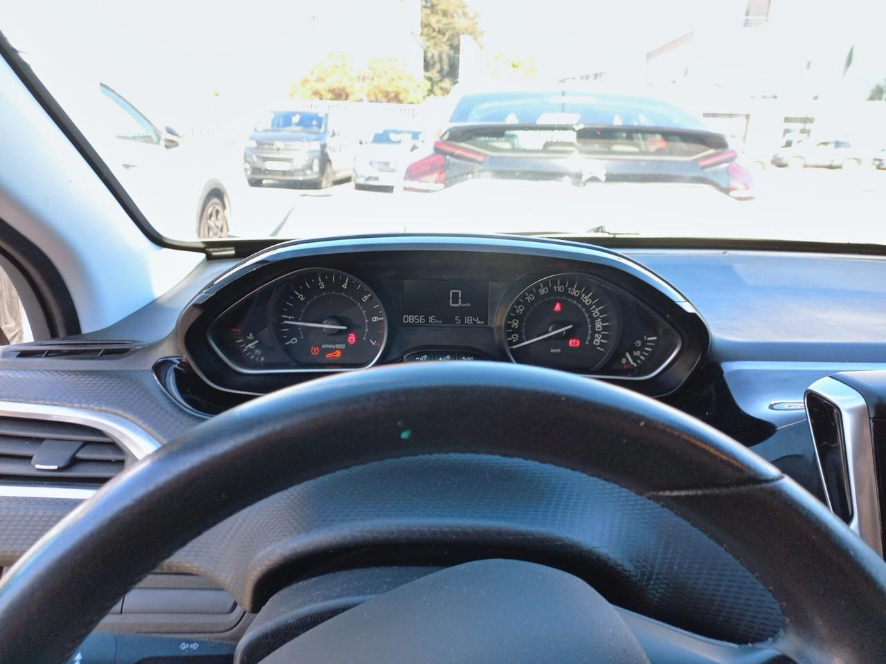 Peugeot 2008 puretech 110ch s&s bvm6 signature — photo 18