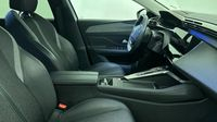 Peugeot 308 PHEV 180ch Allure Pack e-EAT8 — photo 15