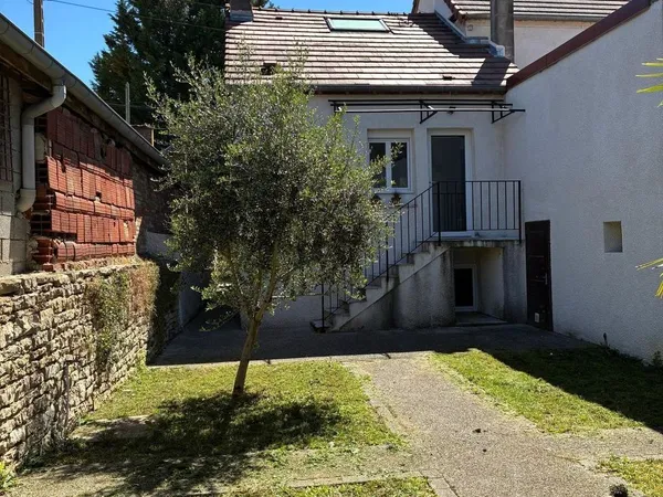 Maison rénovée, au calme