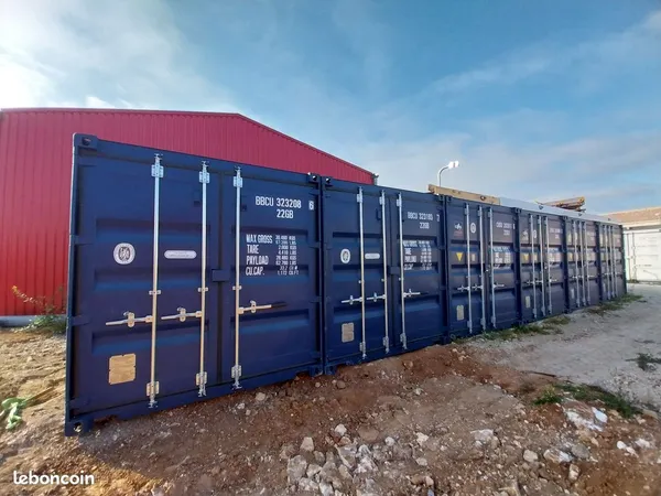 Loue box de stockage / garde-meuble sécurisé — 30 m