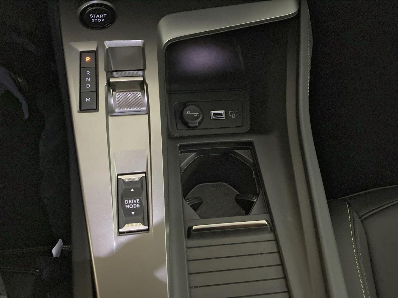 Peugeot 408 hybrid 145 e-dcs6 gt — photo 17