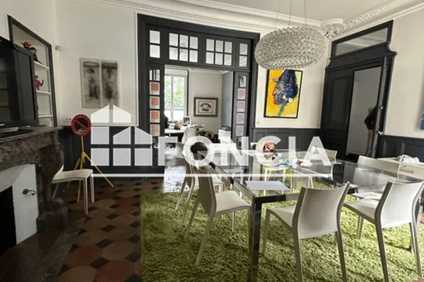 Maison 9 pièces 241 m²