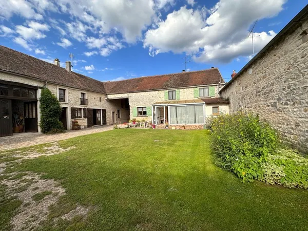 Oncy Sur Ecole, Proche Milly La Forêt ensemble de deux maisons et une grange 4 chambres 1500 m² de t