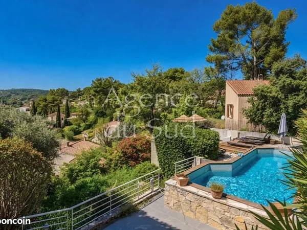 Maison 5 pièces 140 m²