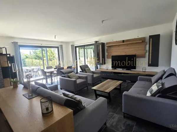 Gard - Bezouce Maison contemporaine plain-pied 109 m2 3 chambres Terrain 635 m2
