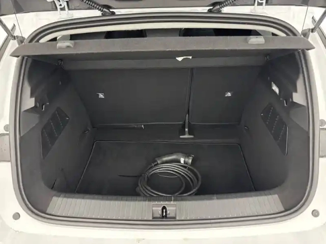 Renault Megane e-tech ev40 130ch standard charge — photo 27
