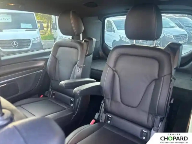Mercedes Cla sse v extra-long 300 d 9g-tronic — photo 21