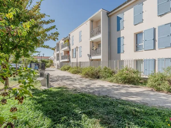 Appartement 4 pièces à vendre à Genas - Dernier étage avec terrasse et garage double