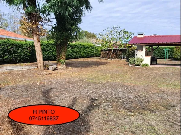 Terrain 999 m²