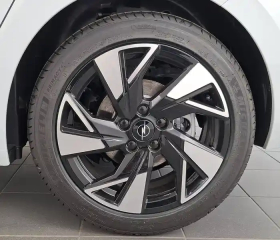 Opel Astra 1.2 turbo hybride 145 ch automatique — photo 12