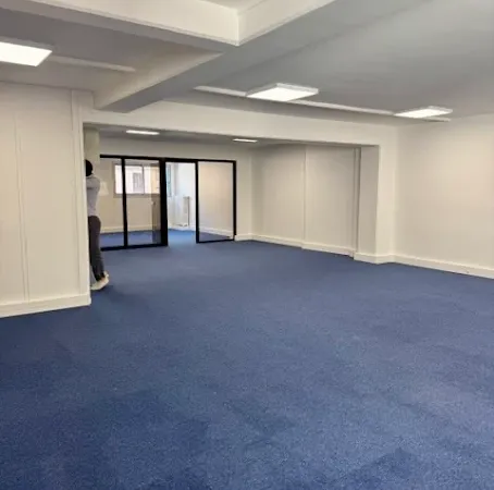 Bureau 125 m²