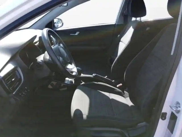 Kia Stonic 1.0 t-gdi 100ch active — photo 9