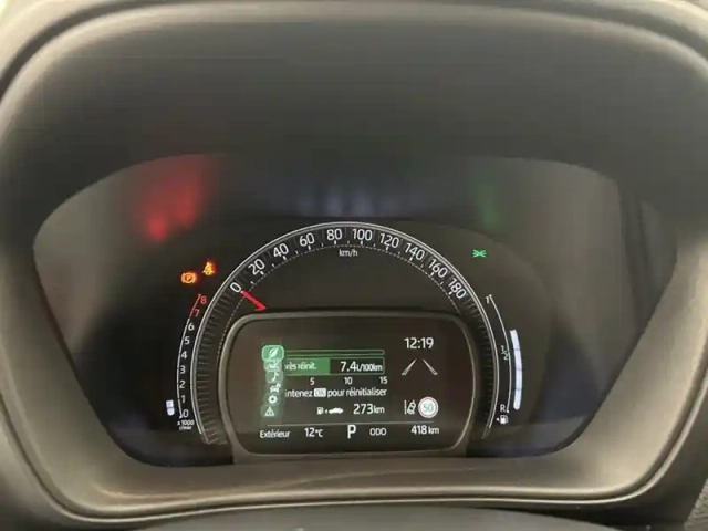 Toyota Aygo 1.0 s-cvt 72 design — photo 24