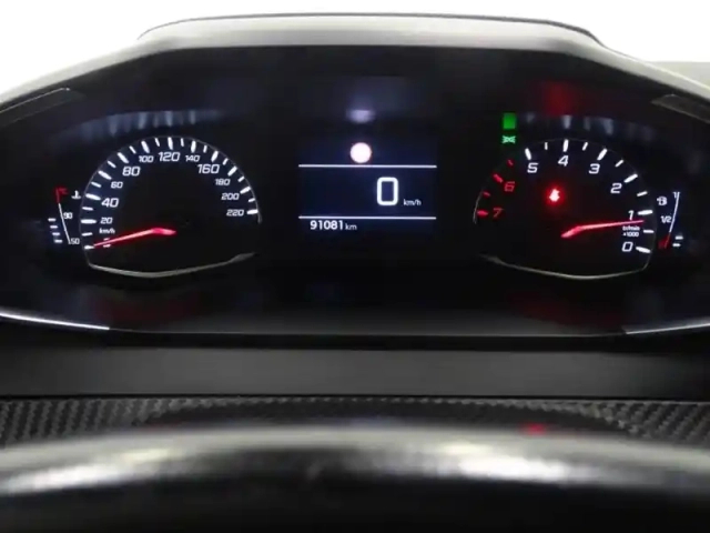 Peugeot 208 1.2 puretech 100ch s&amp;s allure 118g — photo 9