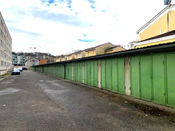Vends parking 14m² Tassin Horloge