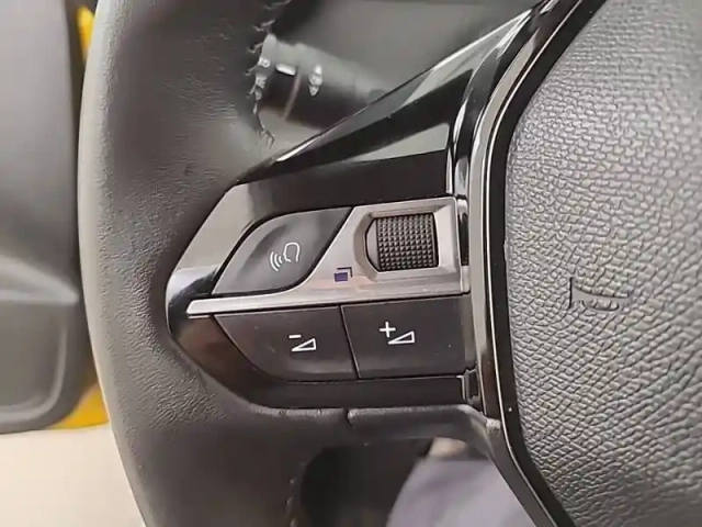 Peugeot 208 puretech 75 s&amp;s bvm5 — photo 24