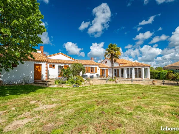 Propriété 8 pièces 202 m²