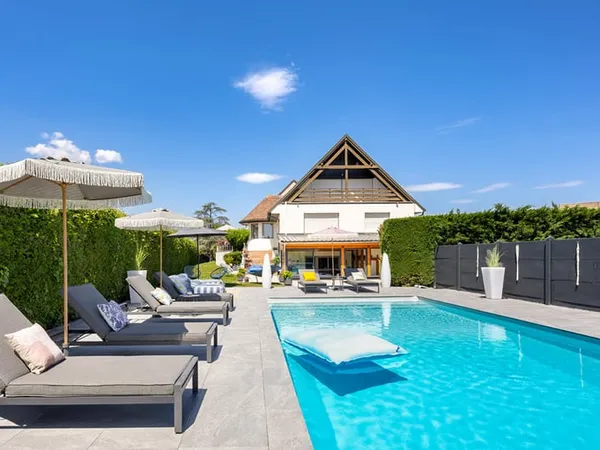 Villa d'exception et sa piscine au coeur des Maraîchers