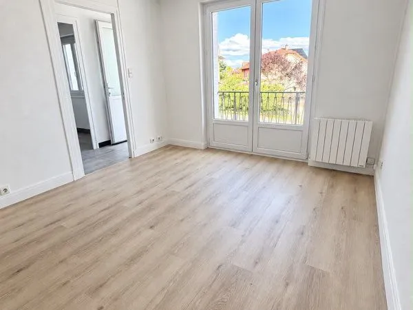 Magnifique Appartement de 55m2 avec grande terrasse de 10m2 + terrain d'environ 50m2