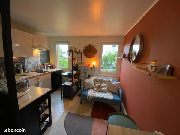 À LOUER - Charmant 2 pièces de 30 m² à Buc avec piscine et box fermé Non meublé
